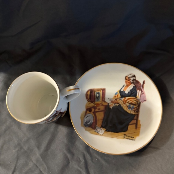 Norman Rockwell’s Memories Plate and Mug set - Picture 2 of 3